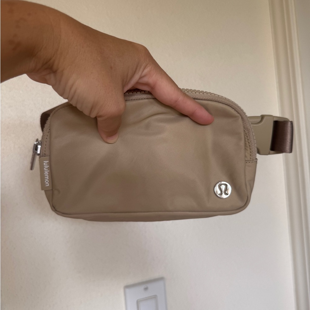 Lululemon Belt Bag Mini